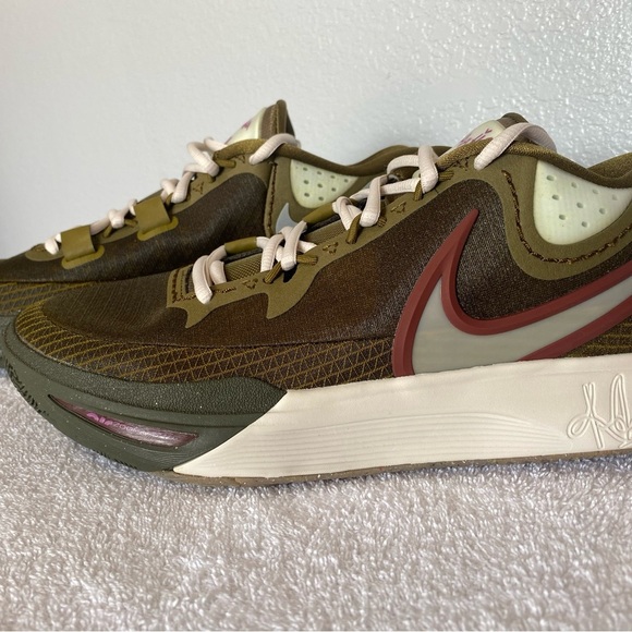 Nike Kyrie 8 / N7 Olive Flak/Lt Orewood Brown in size 10 - Picture 1 of 9